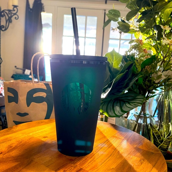 🖤Starbucks🖤 Matte Black 16oz Tumbler - Picture 4 of 7